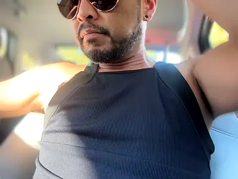 Snapshot of RiverTM chatting on October 5, 10:55 pm RiverTM online show from October 5, 10:55 pm