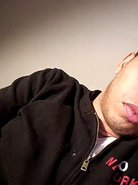 skiner222asd online show from April 22, 5:14 am