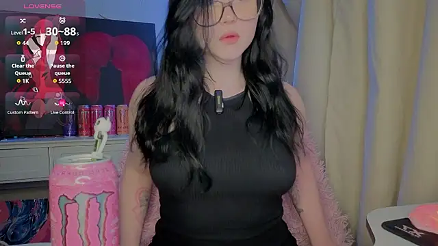 hornyprincess19 online show from February 14, 9:20 am