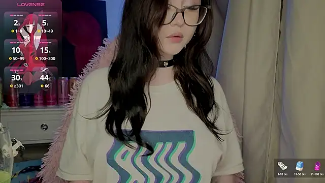 hornyprincess19 online show from April 24, 5:37 pm