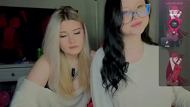 hornyprincess19 online show from November 25, 4:18 pm