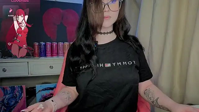 hornyprincess19 online show from April 10, 1:18 pm