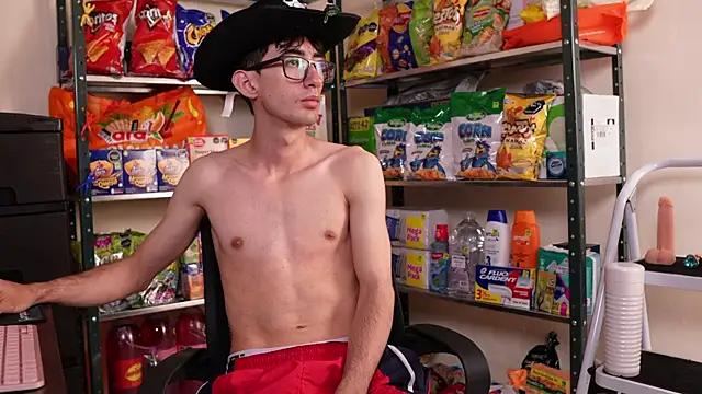 Snapshot of JoyBoy2003j chatting on September 11, 11:49 pm JoyBoy2003j online show from September 11, 11:49 pm