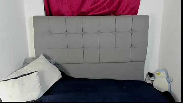 Snapshot of zoe_bunny01 chatting on June 1, 11:26 pm zoe bunny01 online show from June 1, 11:26 pm