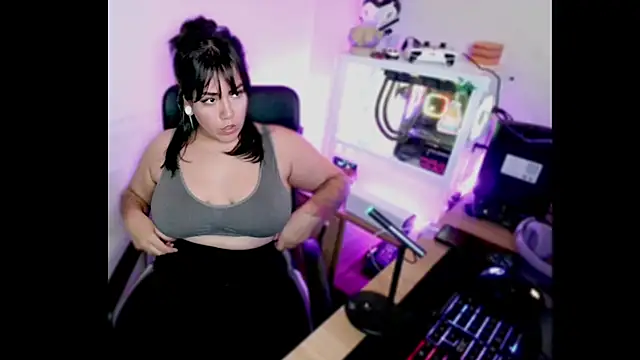 Snapshot of PinkDenial chatting on October 2, 2:37 am PinkDenial online show from October 2, 2:37 am