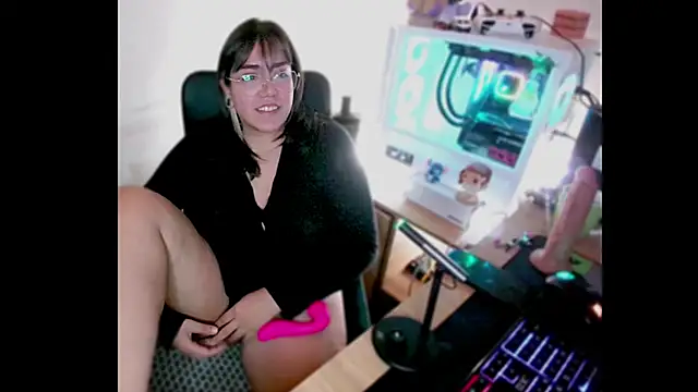 Snapshot of PinkDenial chatting on September 30, 1:55 am PinkDenial online show from September 30, 1:55 am