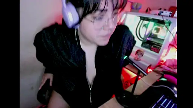 Snapshot of PinkDenial chatting on September 14, 4:18 pm PinkDenial online show from September 14, 4:18 pm