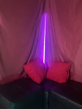 Snapshot of Dark_chanel chatting on October 24, 4:22 am Dark chanel online show from October 24, 4:22 am