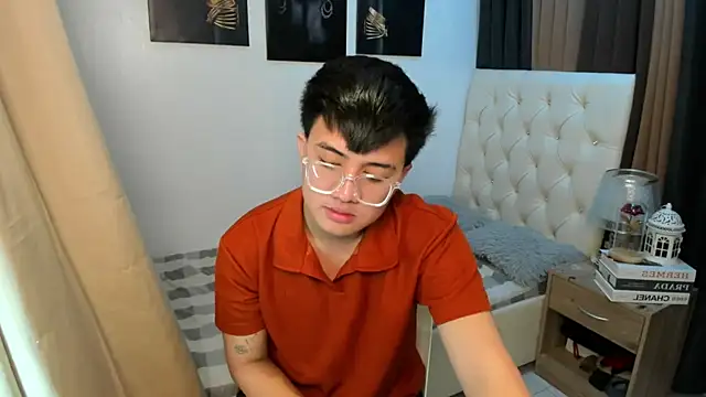 Snapshot of KentAivan chatting on October 17, 4:53 pm KentAivan online show from October 17, 4:53 pm