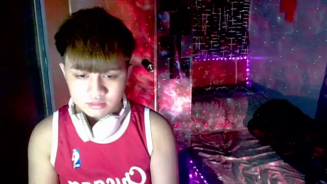 Snapshot of KentAivan chatting on February 6, 5:42 pm KentAivan online show from February 6, 5:42 pm