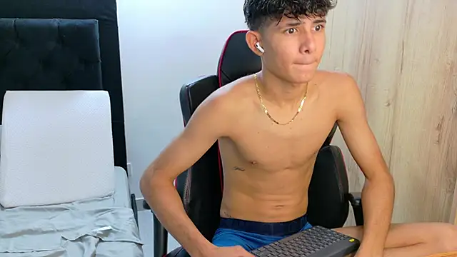 Noah-Garcia online show from September 27, 8:15 pm