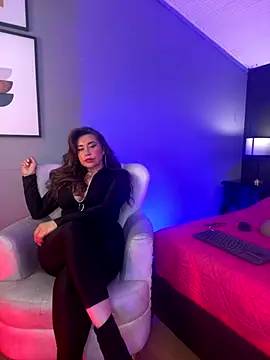Snapshot of Samantha_Milf__ chatting on September 25, 7:53 pm Samantha Milf online show from September 25, 7:53 pm