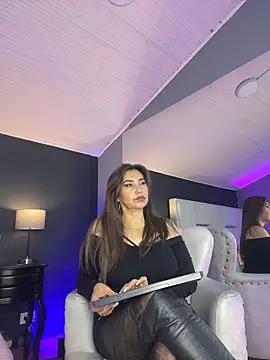 Samantha Milf   online show from December 17, 9:31 pm