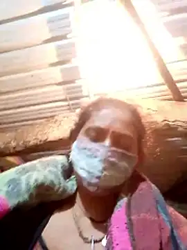 CUTE-004 online show from December 21, 6:09 pm