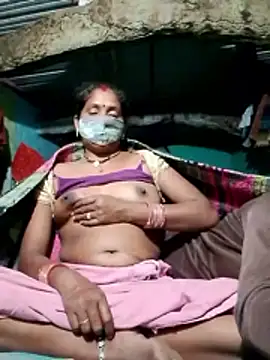 Snapshot of CUTE-004 chatting on November 27, 4:40 pm CUTE-004 online show from November 27, 4:40 pm