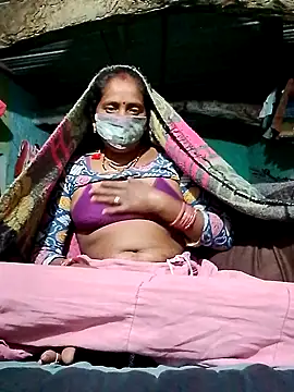 Snapshot of CUTE-004 chatting on November 15, 4:22 pm CUTE-004 online show from November 15, 4:22 pm