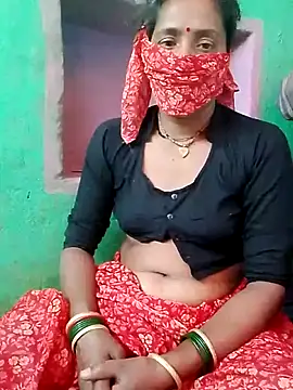 Snapshot of CUTE-004 chatting on November 10, 6:29 am CUTE-004 online show from November 10, 6:29 am