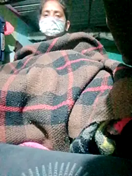 Snapshot of CUTE-004 chatting on November 9, 4:44 pm CUTE-004 online show from November 9, 4:44 pm