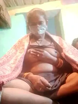 CUTE-004 online show from December 19, 3:47 pm