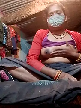 CUTE-004 online show from February 11, 5:02 pm