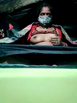 Snapshot of CUTE-004 chatting on November 14, 4:10 pm CUTE-004 online show from November 14, 4:10 pm