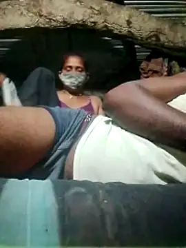 Snapshot of CUTE-004 chatting on October 21, 5:12 pm CUTE-004 online show from October 21, 5:12 pm