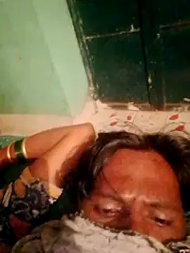 Snapshot of CUTE-004 chatting on October 11, 6:31 pm CUTE-004 online show from October 11, 6:31 pm