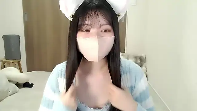 Snapshot of moka-neko chatting on October 26, 11:32 am moka-neko online show from October 26, 11:32 am