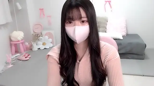 Snapshot of moka-neko chatting on December 17, 1:27 pm moka-neko online show from December 17, 1:27 pm