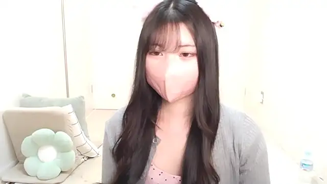 Snapshot of moka-neko chatting on November 4, 11:47 am moka-neko online show from November 4, 11:47 am