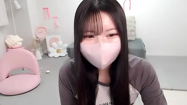 Snapshot of moka-neko chatting on February 23, 1:23 pm moka-neko online show from February 23, 1:23 pm