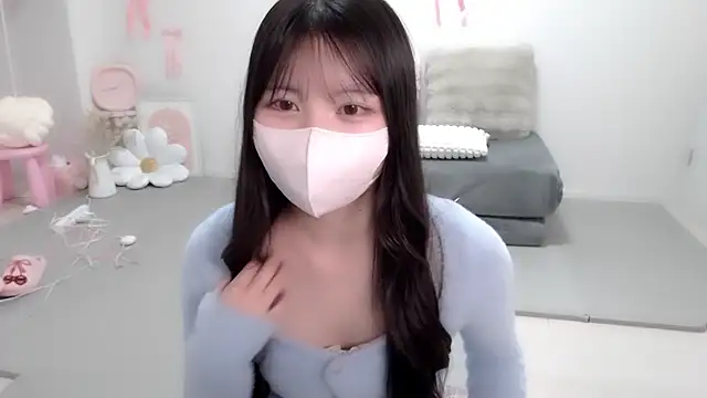 Snapshot of moka-neko chatting on January 5, 6:11 pm moka-neko online show from January 5, 6:11 pm