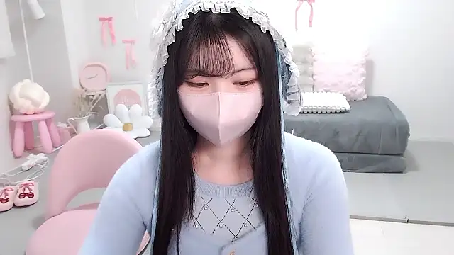 Snapshot of moka-neko chatting on February 4, 5:13 am moka-neko online show from February 4, 5:13 am