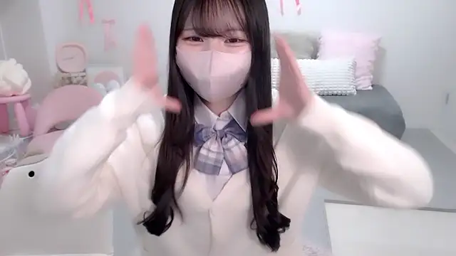 Snapshot of moka-neko chatting on January 16, 1:37 pm moka-neko online show from January 16, 1:37 pm