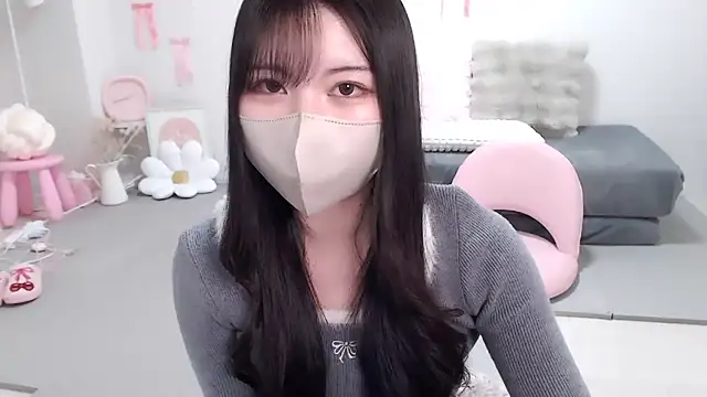 Snapshot of moka-neko chatting on February 3, 11:15 am moka-neko online show from February 3, 11:15 am