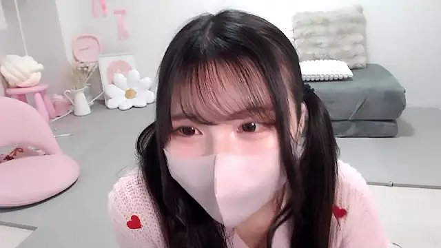 Snapshot of moka-neko chatting on February 18, 1:29 pm moka-neko online show from February 18, 1:29 pm