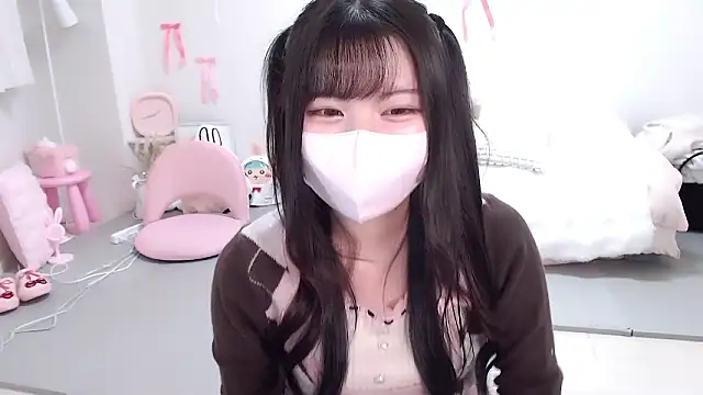 Snapshot of moka-neko chatting on December 3, 1:21 pm moka-neko online show from December 3, 1:21 pm