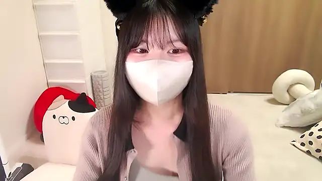 Snapshot of moka-neko chatting on October 15, 11:40 am moka-neko online show from October 15, 11:40 am