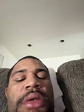 kingtaydo online show from March 31, 7:32 am