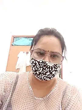 Your-vipasha online show from May 2, 3:06 pm