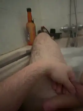 Snapshot of Badking9377 chatting on December 18, 5:28 pm Badking9377 online show from December 18, 5:28 pm