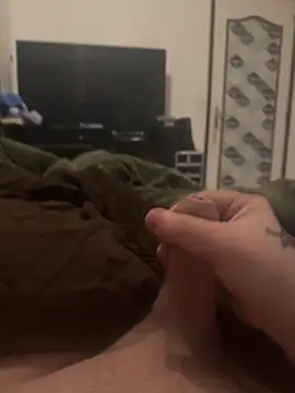 Snapshot of Badking9377 chatting on December 17, 10:31 am Badking9377 online show from December 17, 10:31 am