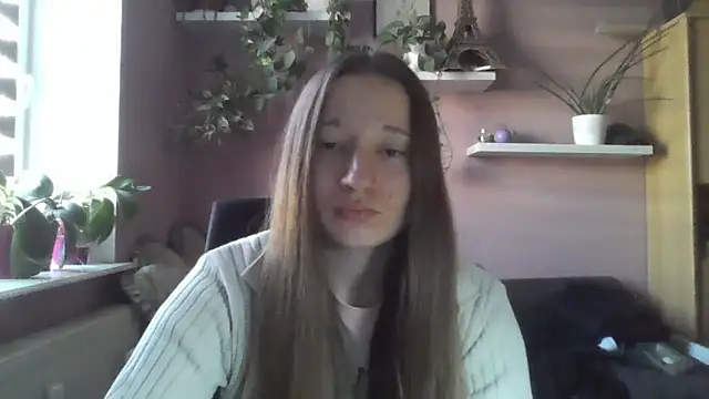 Snapshot of LindaPretty chatting on October 14, 6:25 am LindaPretty online show from October 14, 6:25 am