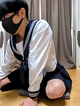 Snapshot of shin_brief chatting on October 3, 7:43 am shin brief online show from October 3, 7:43 am