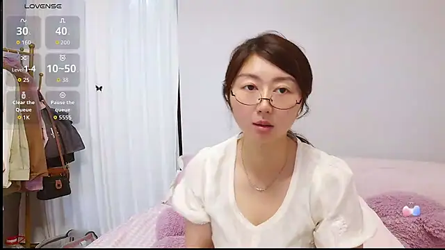 Snapshot of Diva_VVN chatting on June 25, 12:19 am Diva VVN online show from June 25, 12:19 am