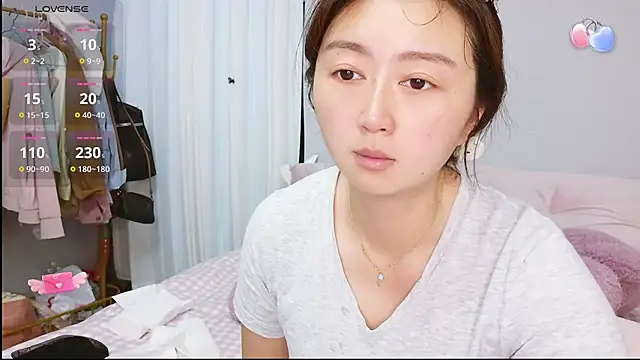 Snapshot of Diva_VVN chatting on July 6, 12:06 am Diva VVN online show from July 6, 12:06 am