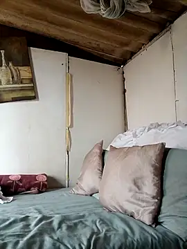 Snapshot of SeductiveDick1997 chatting on September 28, 8:43 am SeductiveDick1997 online show from September 28, 8:43 am