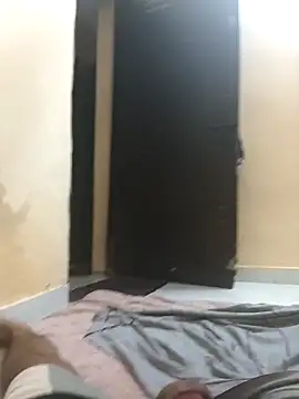 Snapshot of indian_danny chatting on September 12, 4:45 am indian danny online show from September 12, 4:45 am