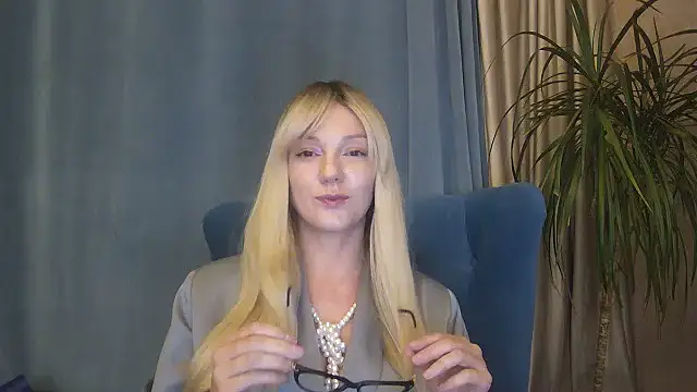 Snapshot of Zurelis chatting on November 6, 1:48 pm Zurelis online show from November 6, 1:48 pm