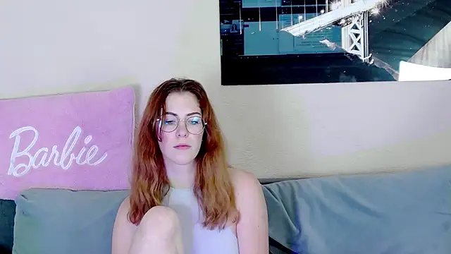 CaitlinMoon online show from October 29, 4:11 am